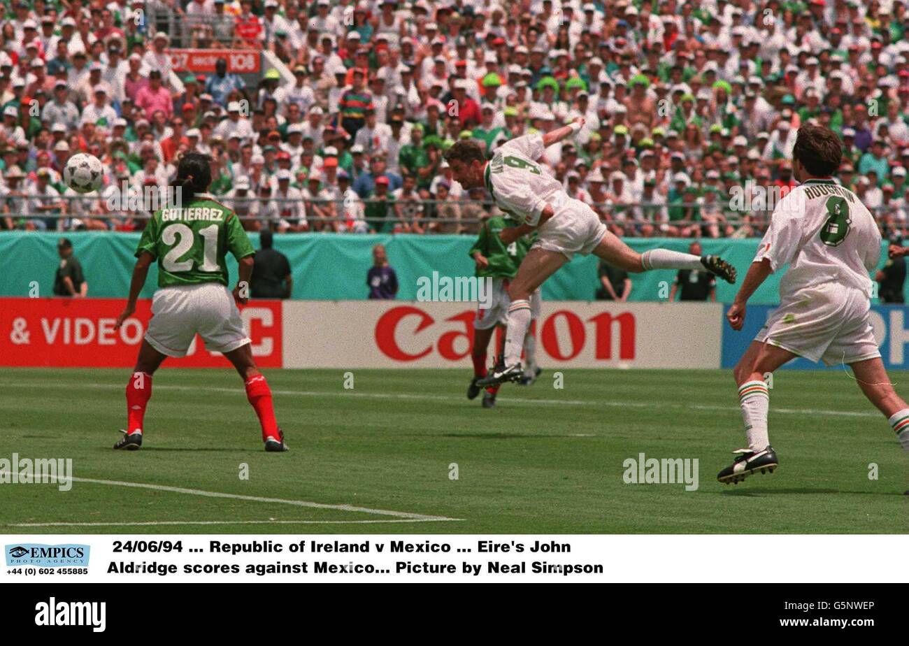 24/06/94, Republic of Ireland v Mexico, Eire's John Aldridge scores against Mexico. Picture by Neal Simpson Stock Photo