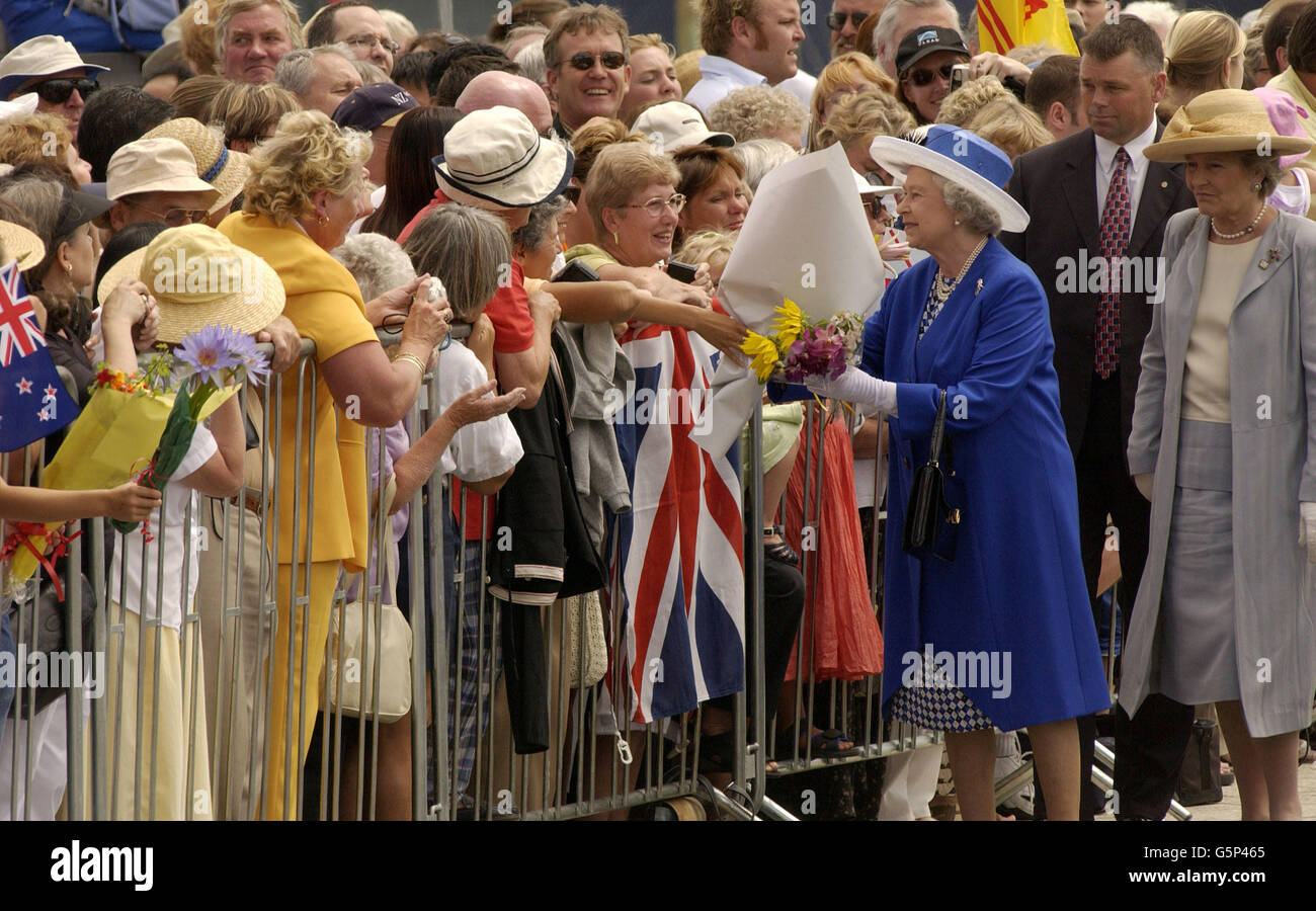 queen visit to nz 2002