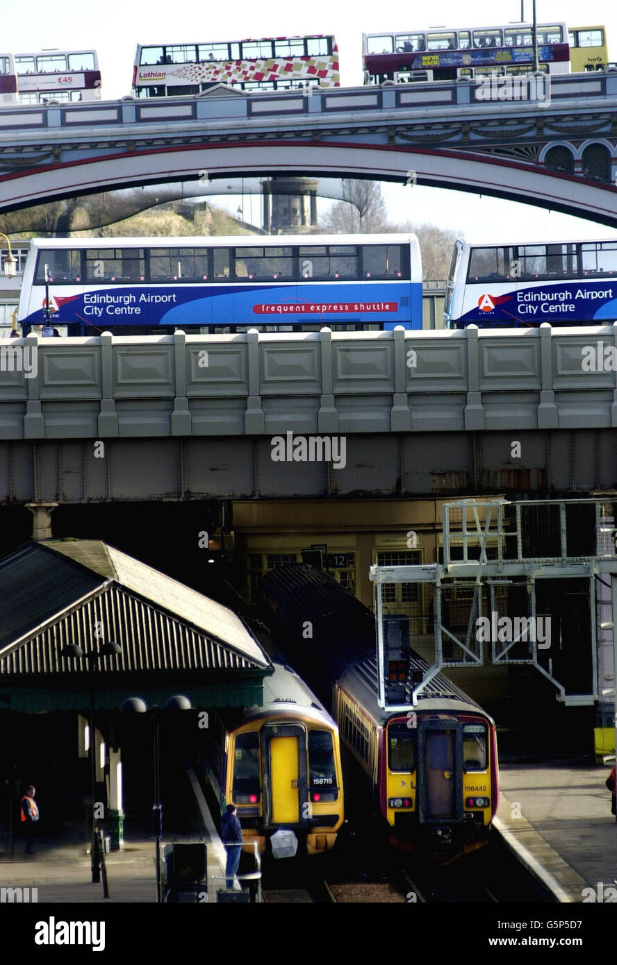 Edinburgh's Waverley Station Stock Photo Alamy