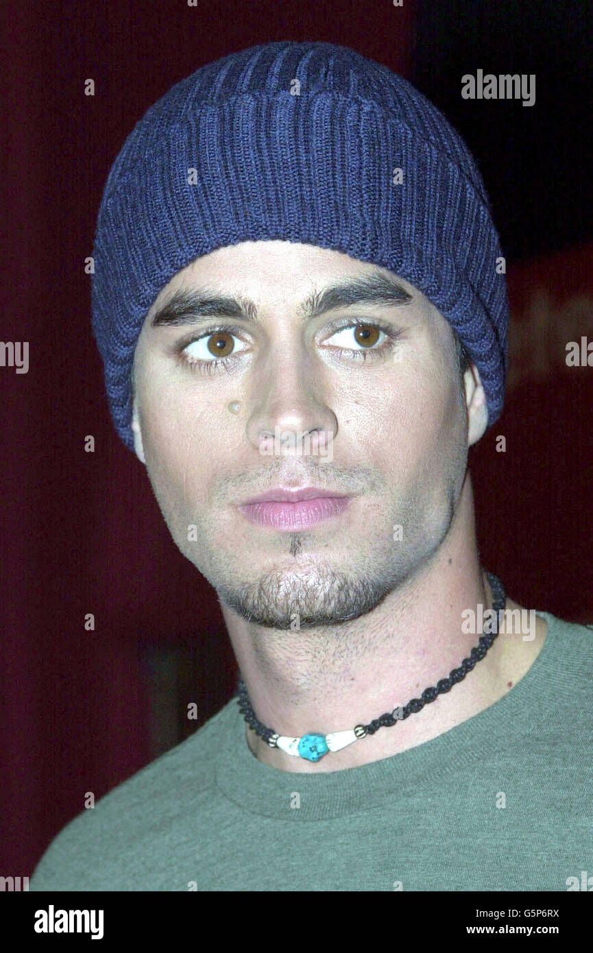 Enrique Iglesias, arriving at The Meteor Ireland Awards, at The Point,  Dublin. 03/07/02 : Enrique Iglesias, arriving at The Meteor Ireland Awards,  at The Point, Dublin.: The Latin heart-throb is due to