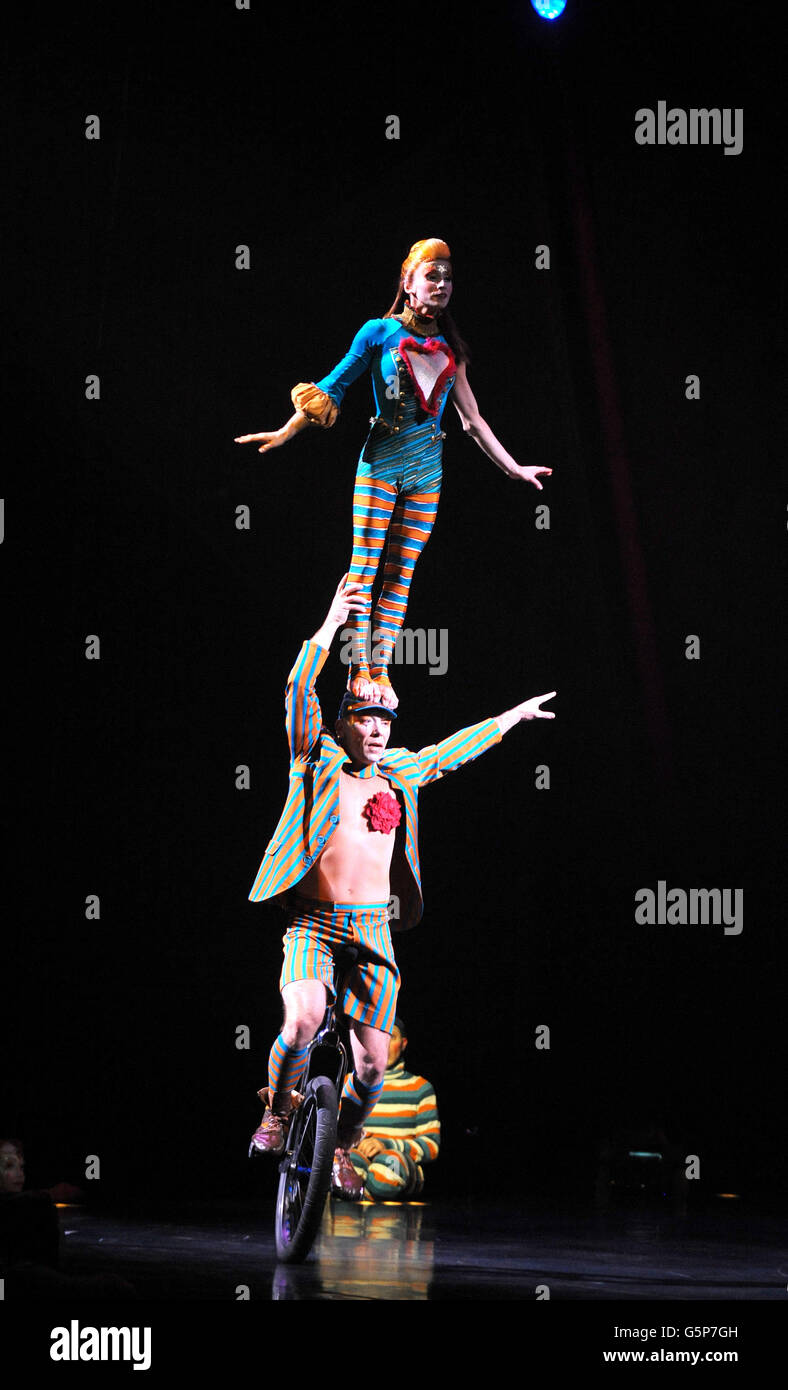 Cirque du Soleil "Kooza" Rehearsal London Stock Photo Alamy
