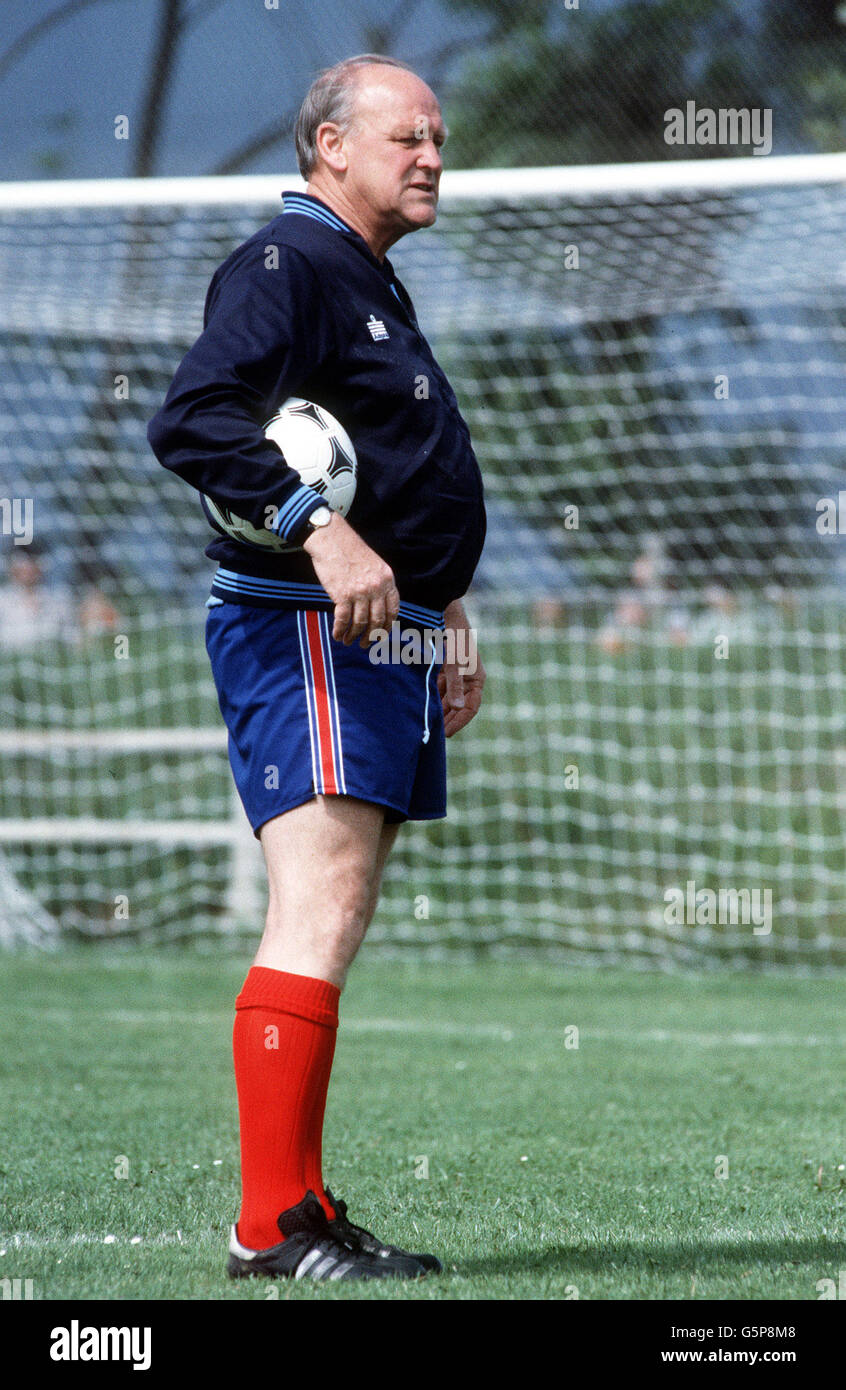 Sport Football Managers Coaches World Cup Archive Fa150years Hi res sport-football-managers-coaches-world-cup-archive-fa150years-hi-res