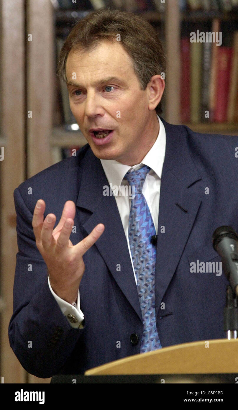 British Prime Minister Tony Blair delivers a speech on the 'Next Steps For New Labour' at the London School Of Economics in London. Mr Blair, speaking to an invited audience of academics and party activists, put forward his vision for the 'third phase' of New Labour. *.., admitting that even some of the party's own supporters found its ideals controversial or unclear. Looking forward to next month's Budget, he offered a stark choice between continued investment in Labour reforms, or cutbacks in spending. Stock Photo