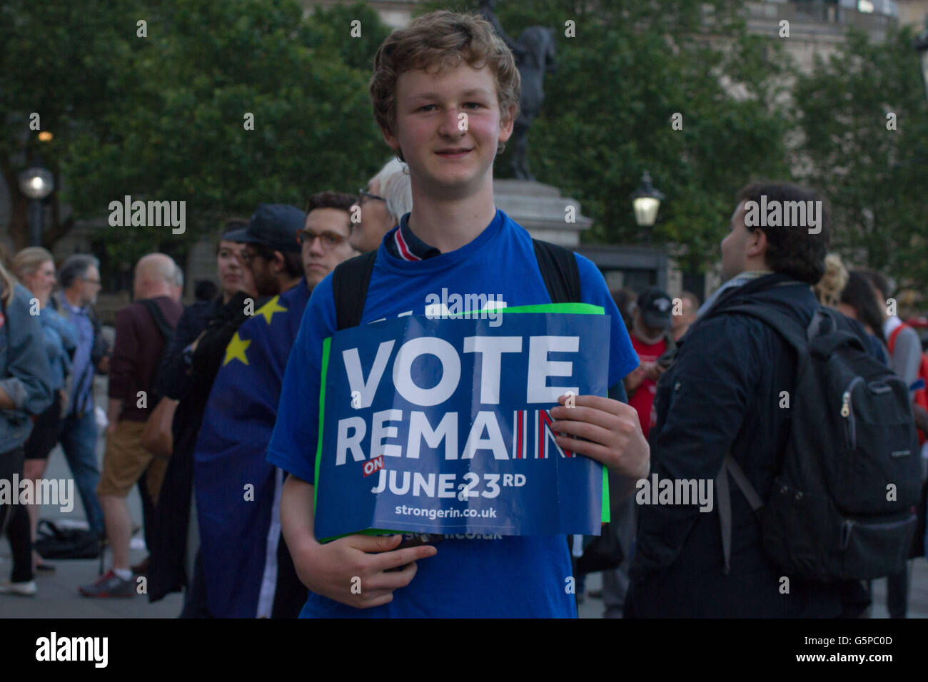 London, UK. 21st June, 2016. Yes to Europe Rally in Trafalgar Square in London ahead of the UK referendum on Thursday June 23. Credit:  Rita Alvarez Tudela/Alamy Live News Stock Photo