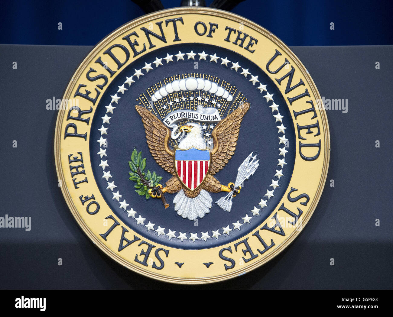 Washington, District of Columbia, USA. 22nd June, 2016. Seal of the President of the United States on the front of the podium in the South Court Auditorium of the White House in Washington, DC on Wednesday, June 22, 2016. Credit: Ron Sachs/CNP © Ron Sachs/CNP/ZUMA Wire/Alamy Live News Stock Photo