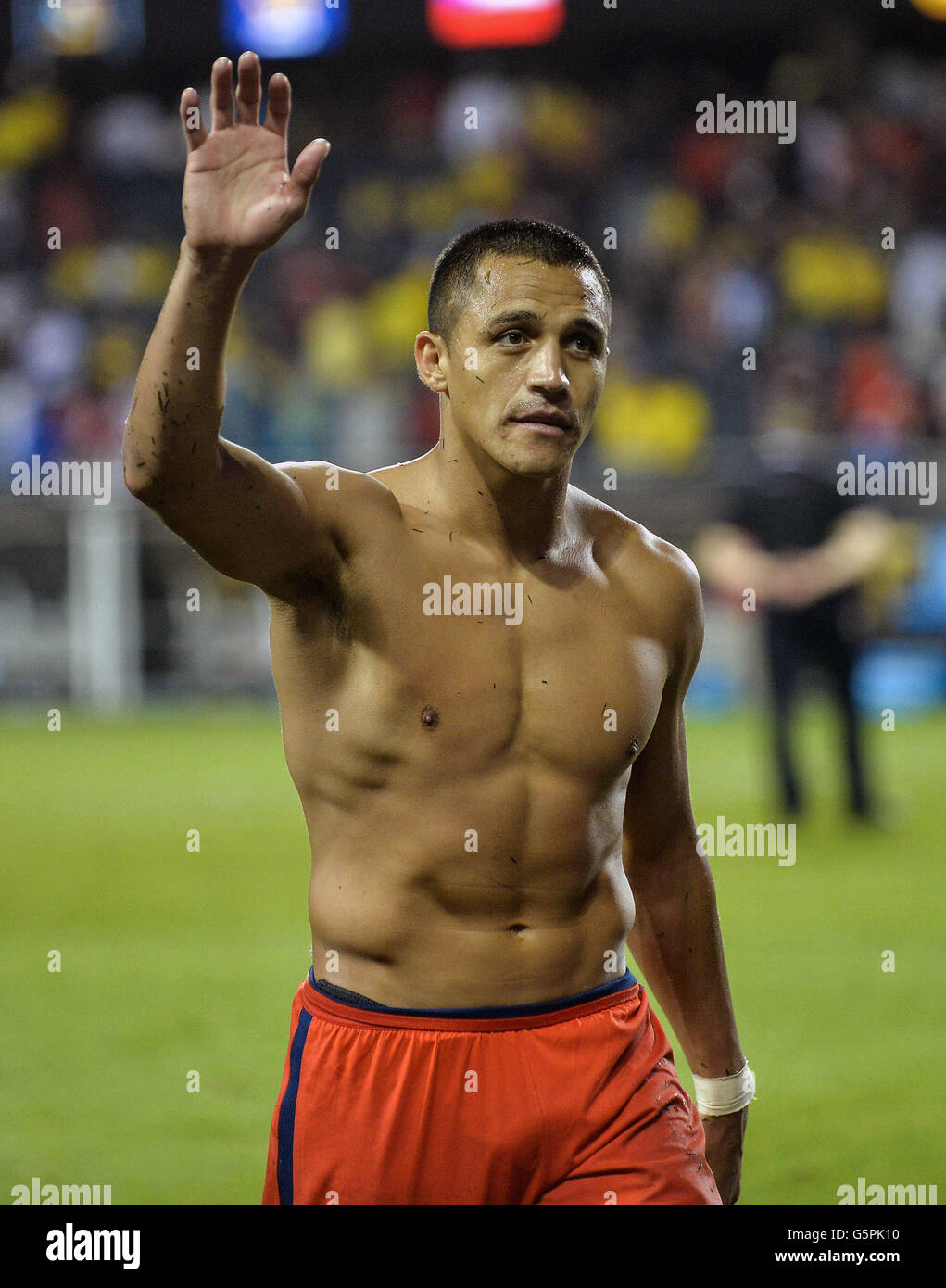 Chicago, USA. 22nd June, 2016. Chile's Alexis Sanchez waves to the crowd after the Copa America Centenario semifinal football match against Colombia in Chicago, Illinois, the United States, on June 22, 2016. Chile won 2-0. Credit:  Bao Dandan/Xinhua/Alamy Live News Stock Photo
