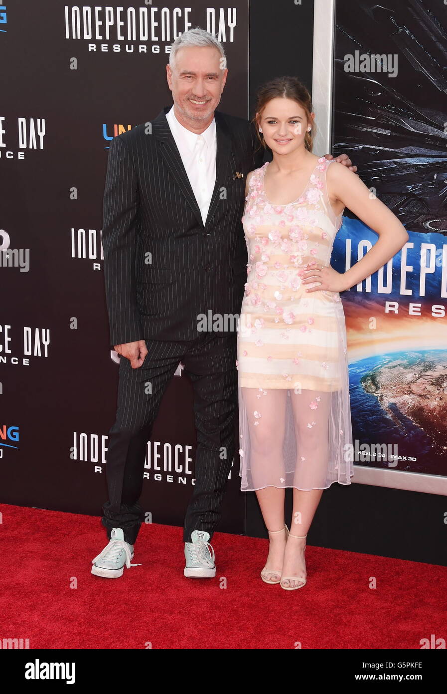 Hollywood, California. 20th June, 2016. HOLLYWOOD, CA - JUNE 20: Director Roland Emmerich (L) and actress Joey King arrive at the premiere of 20th Century Fox's 'Independence Day: Resurgence' at TCL Chinese Theatre on June 20, 2016 in Hollywood, California. | Verwendung weltweit/picture alliance © dpa/Alamy Live News Stock Photo