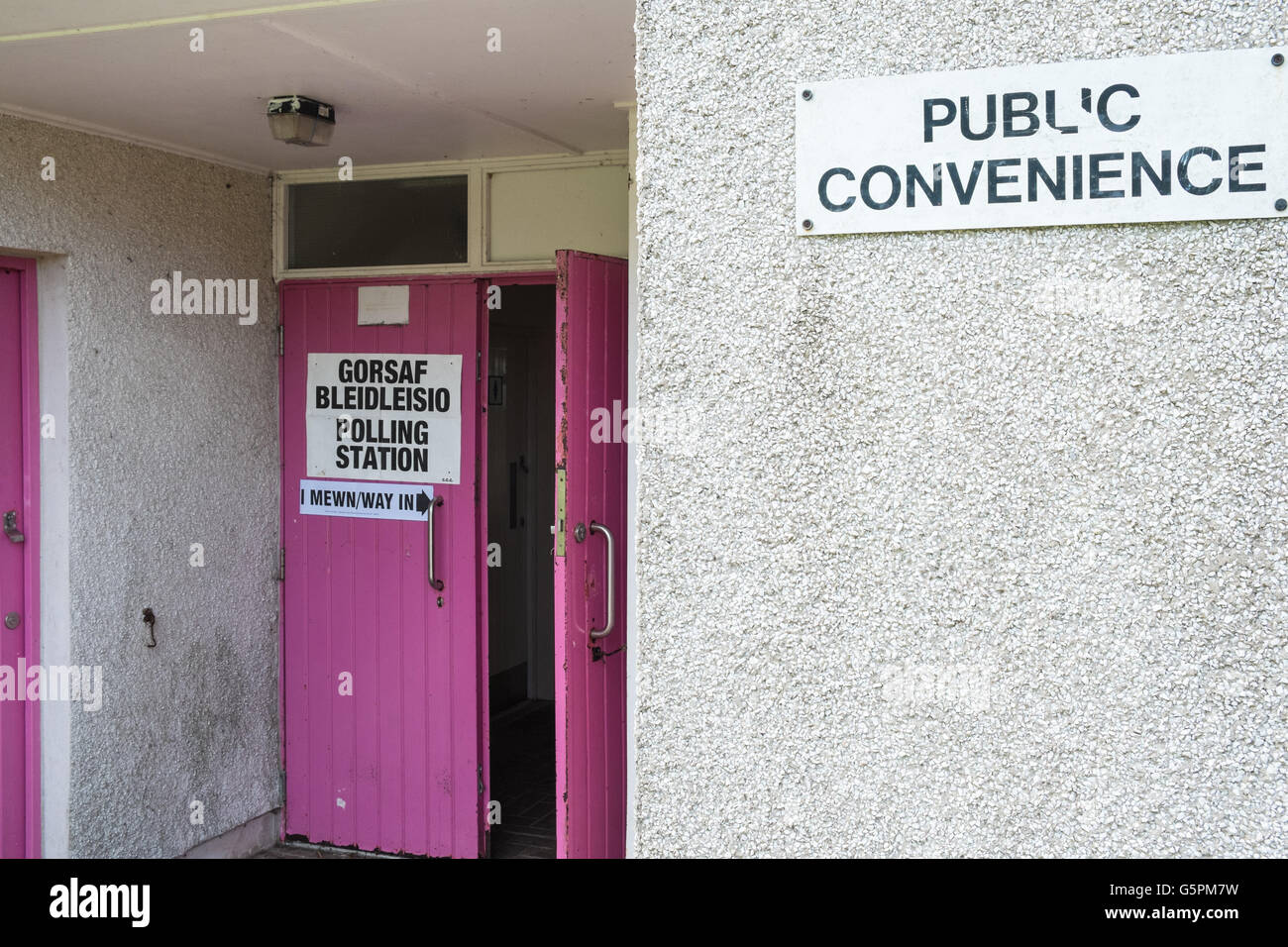 Llansaint village, Wales, UK. 23rd June, 2016. Polling station in Llansaint village, Wales, U.K. European Union, EU, Referendum. Voting to leave or to remain in European Union.Polling station held in Llansaint Welfare Hall. Carmarthenshire, West Wales, U.K. Credit:  Paul Quayle/Alamy Live News Stock Photo