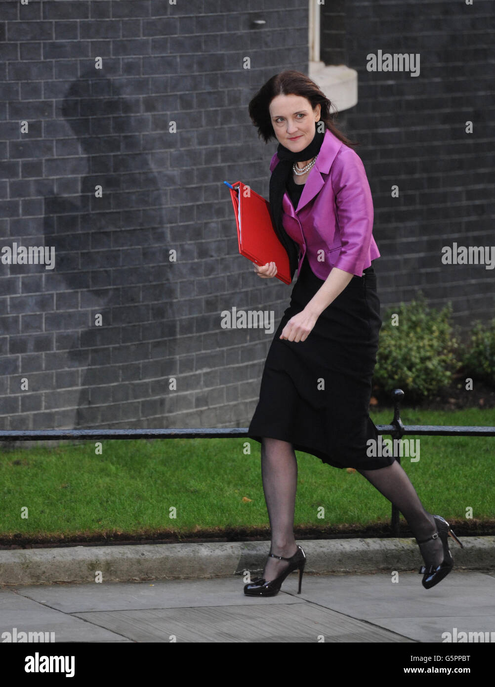 Queen attends meeting Stock Photo Alamy