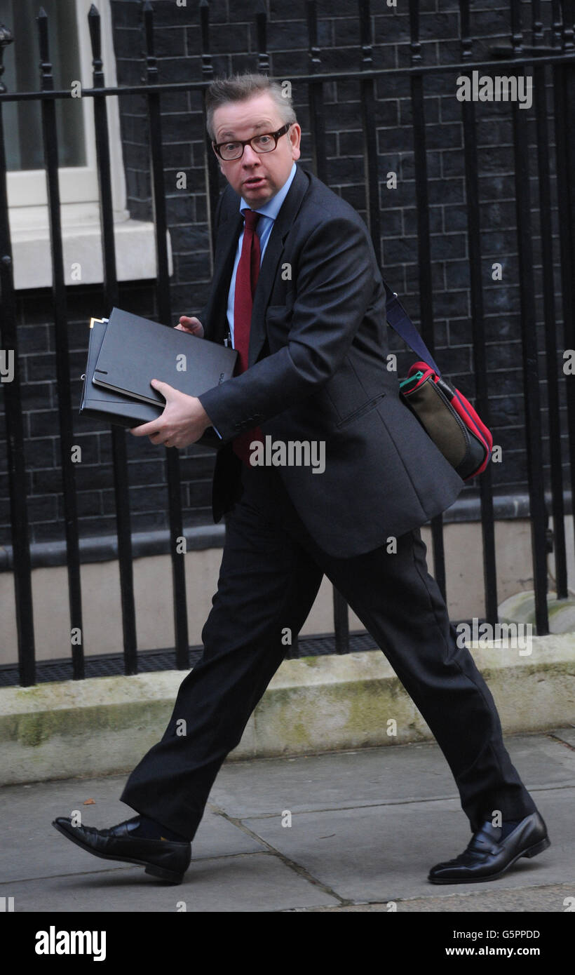 Queen attends meeting Stock Photo Alamy