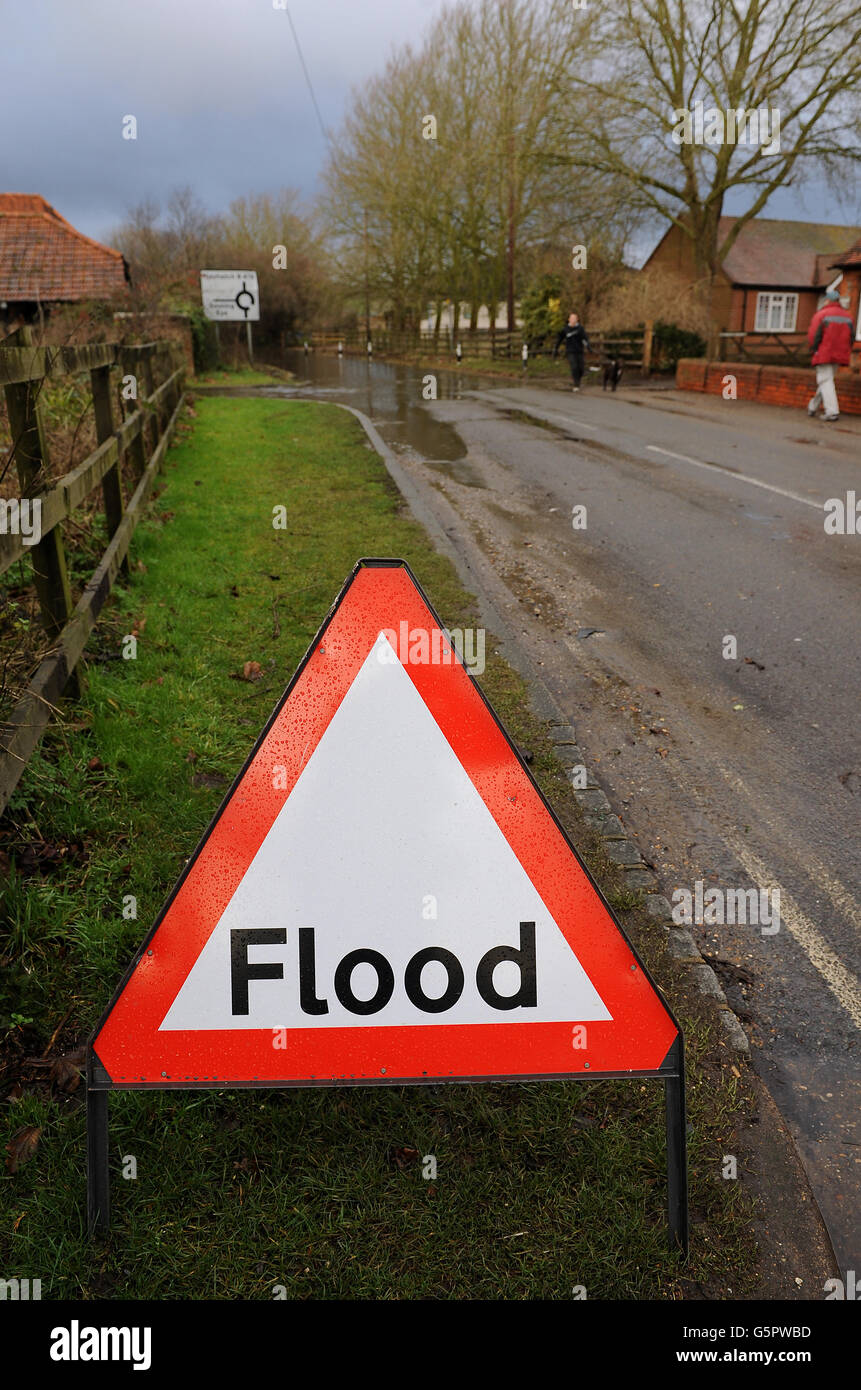 General view of a Flood warning sign in Sonning in Berkshire. Stock Photo