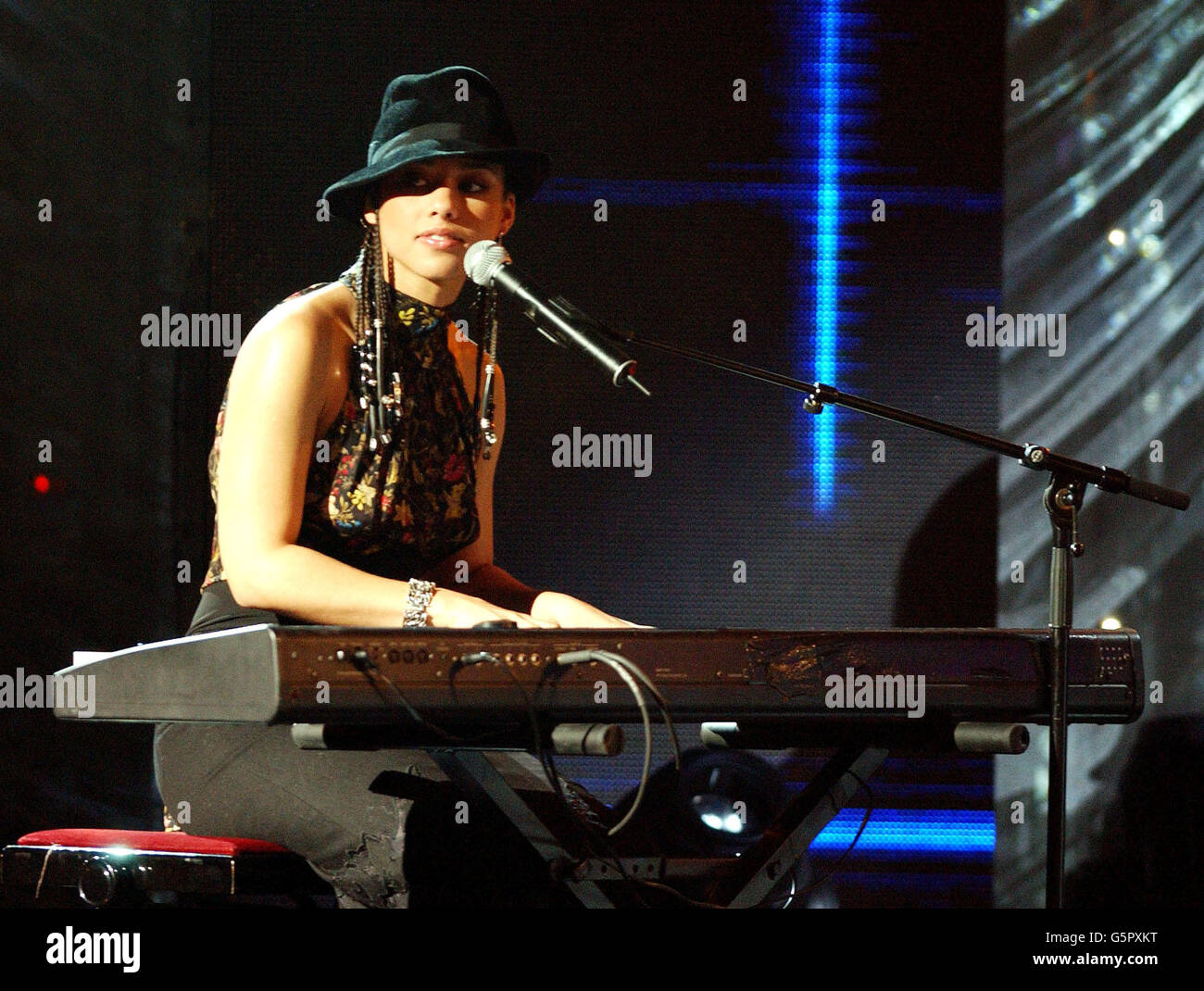 Alicia keys piano hi-res stock photography and images - Alamy