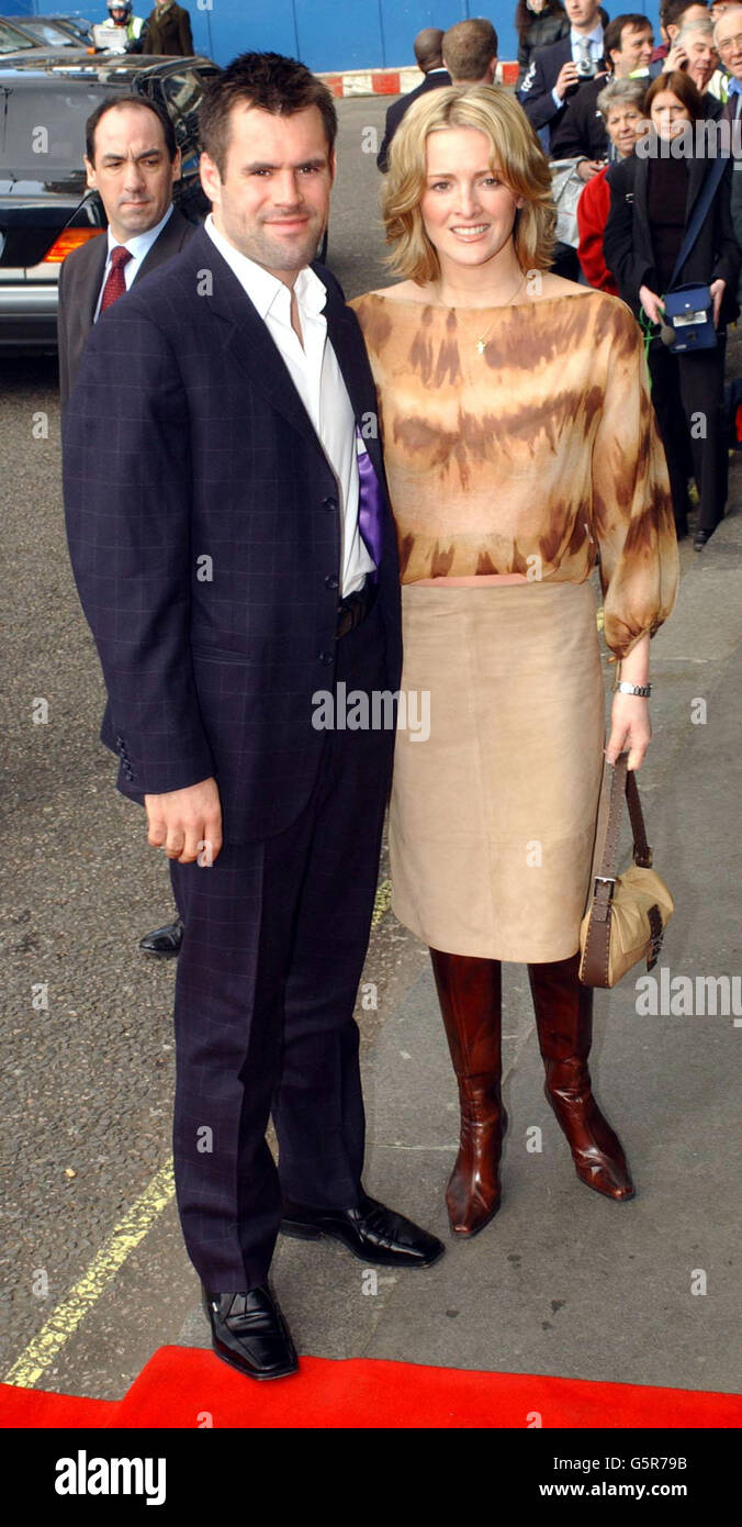 tv presenter gabby logan and her husband kenny arriving for the mirror pride of britain awards at the hilton hotel in park lane london stock photo alamy tv presenter gabby logan and her husband kenny arriving for the mirror pride of britain awards at the hilton hotel in park lane london stock photo alamy