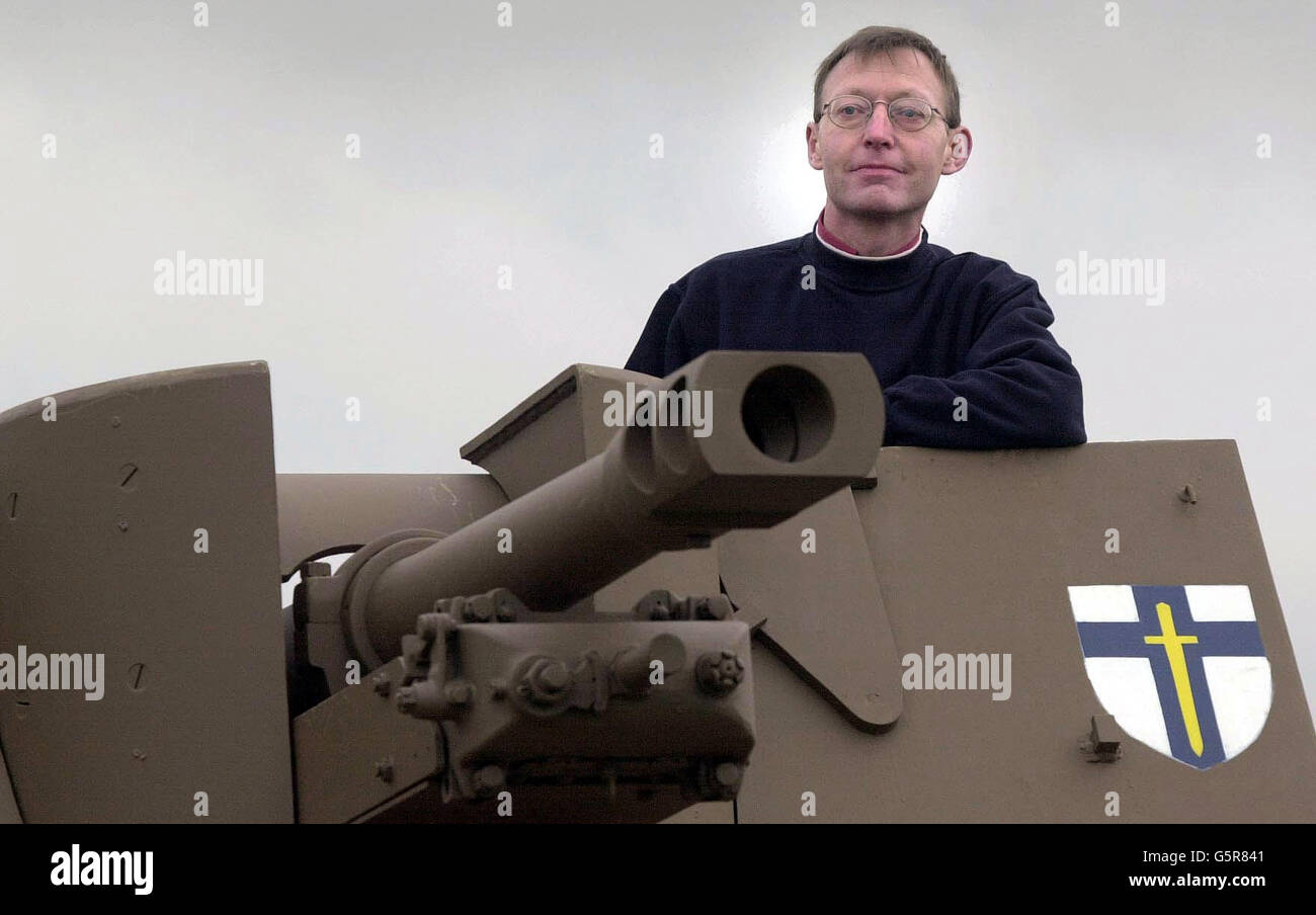 Matthew Kiln on his Sexton 25 pounder, Self Propelled Gun in Ver-Sur Mer. Mr Kiln, 46, the son of a D-day veteran, took the Sextant self-propelled gun aboard a ferry at Portsmouth on his journey to donate it to the Ver sur Mer museum in Normandy. * ... The tank will be placed overlooking Gold Beach - the location of a major surge of the British D-day invasion which Mr Kiln's father Robert, who died in 1997 at the age of 77, took part in. Now to commemorate the bravery of his father, who served in the Bedfordshire and Hertfordshire Yeomanry, and all those who took part in the landings, Mr Kiln Stock Photo