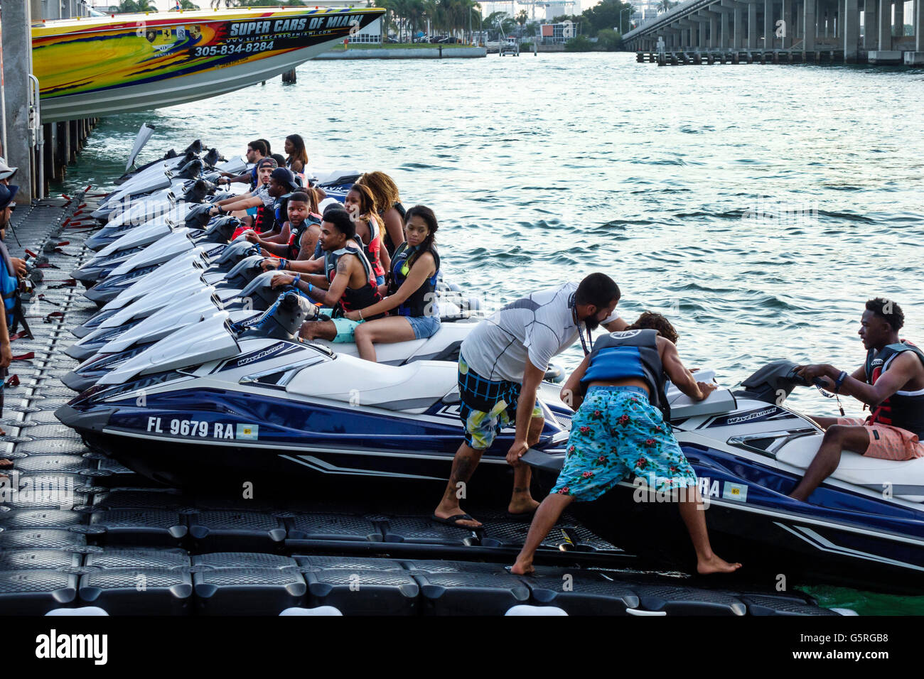 Woman water ski florida hires stock photography and images Alamy