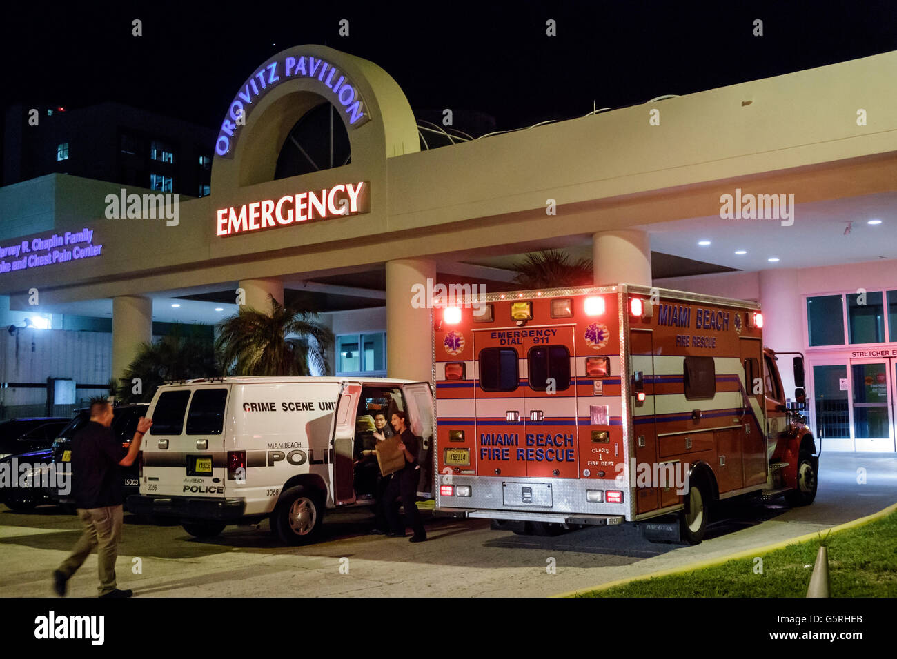 Miami Beach Florida,Mount Mt. Sinai Medical Center,centre,emergency entrance,night,ambulance,crime scene vehicle,FL160530080 Stock Photo