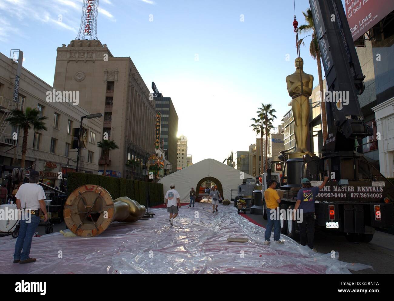 Oscar statue in hollywood boulevard hires stock photography and images Alamy