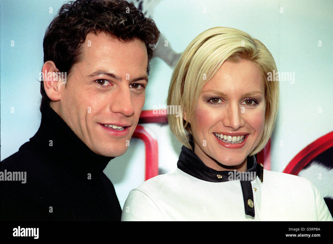 Library file, dated 5/12/00. Ioan Gruffudd and Alice Evans who played Kevin Sheperd and Chloe Simon in the film 102 Dalmations. Hornblower star Gruffudd has revealed in a magazine interview that he wants to have children. See PA 0430 story SHOWBIZ Gruffud. Stock Photo
