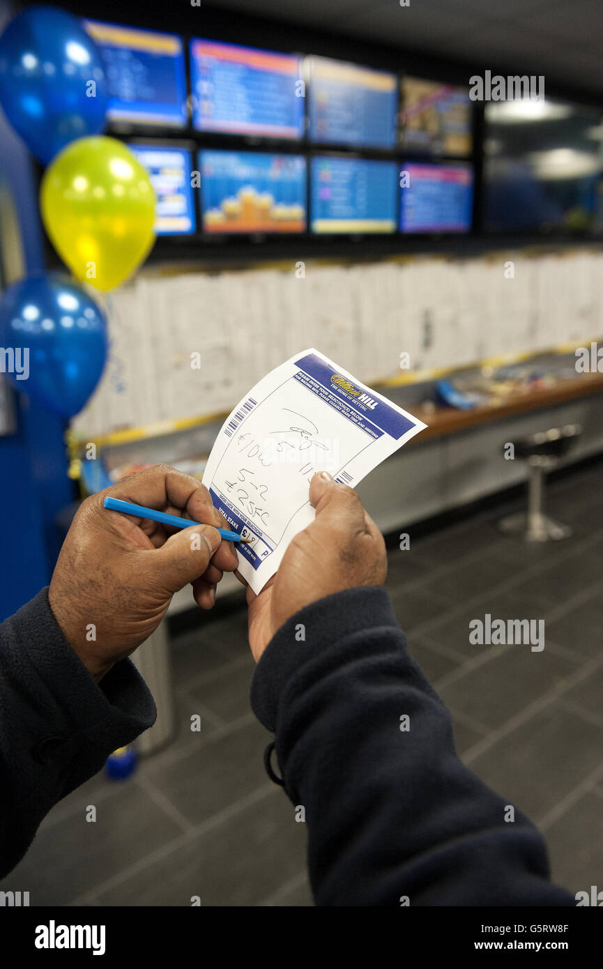 William Hill Betting Shop On High Resolution Stock Photography and Images -  Alamy