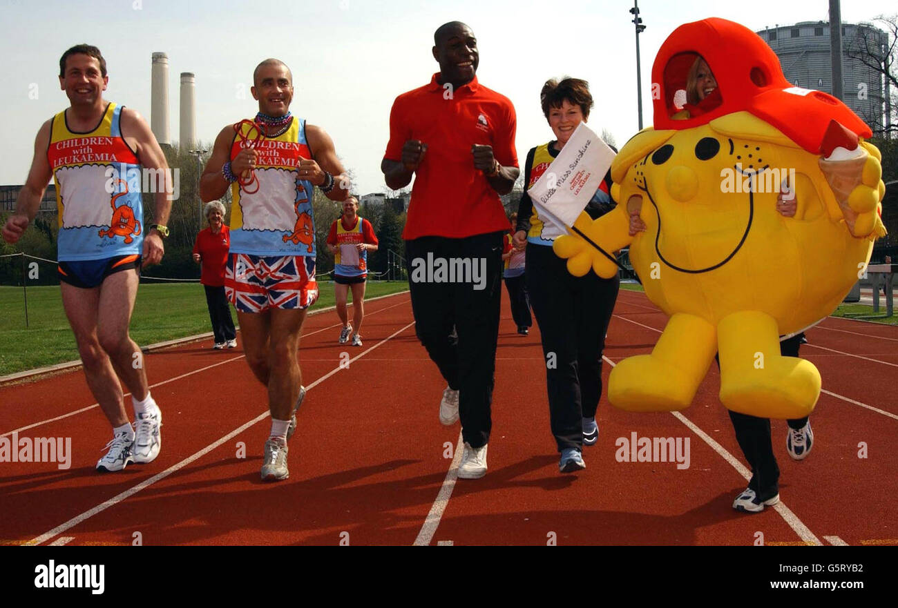 (from left) Policeman Andy Pullen, Marathon skipper Terry Cole, former boxer Frank Bruno, and actress Brenda Blethyn during a photocall to launch the 'Children with Leukaemia' official 2002 Flora London Marathon charity team at the Millennium Arena, Battersea Park. Stock Photo