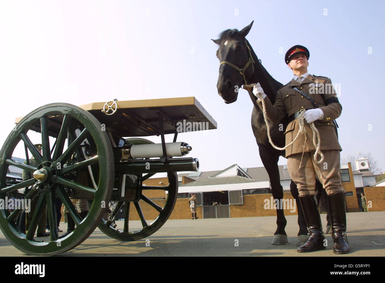 Gun Carriage Queen Mother funeral Stock Photo Alamy