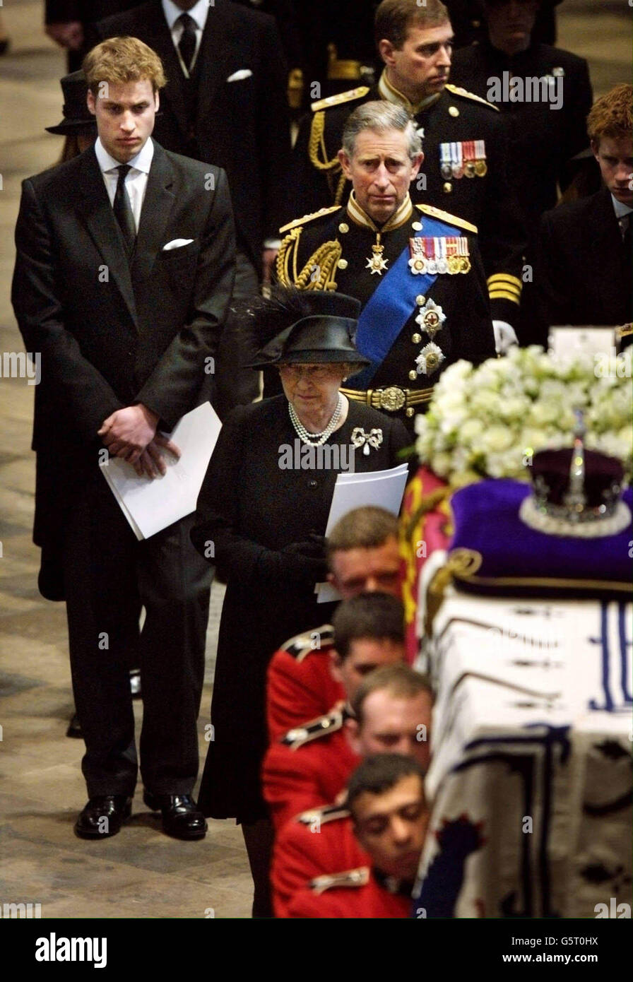 Queen Mother funeral Stock Photo - Alamy