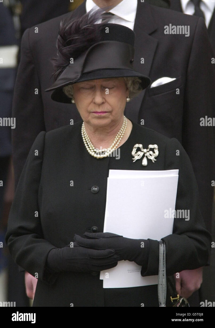 Queen Mother funeral/ Queen Stock Photo - Alamy