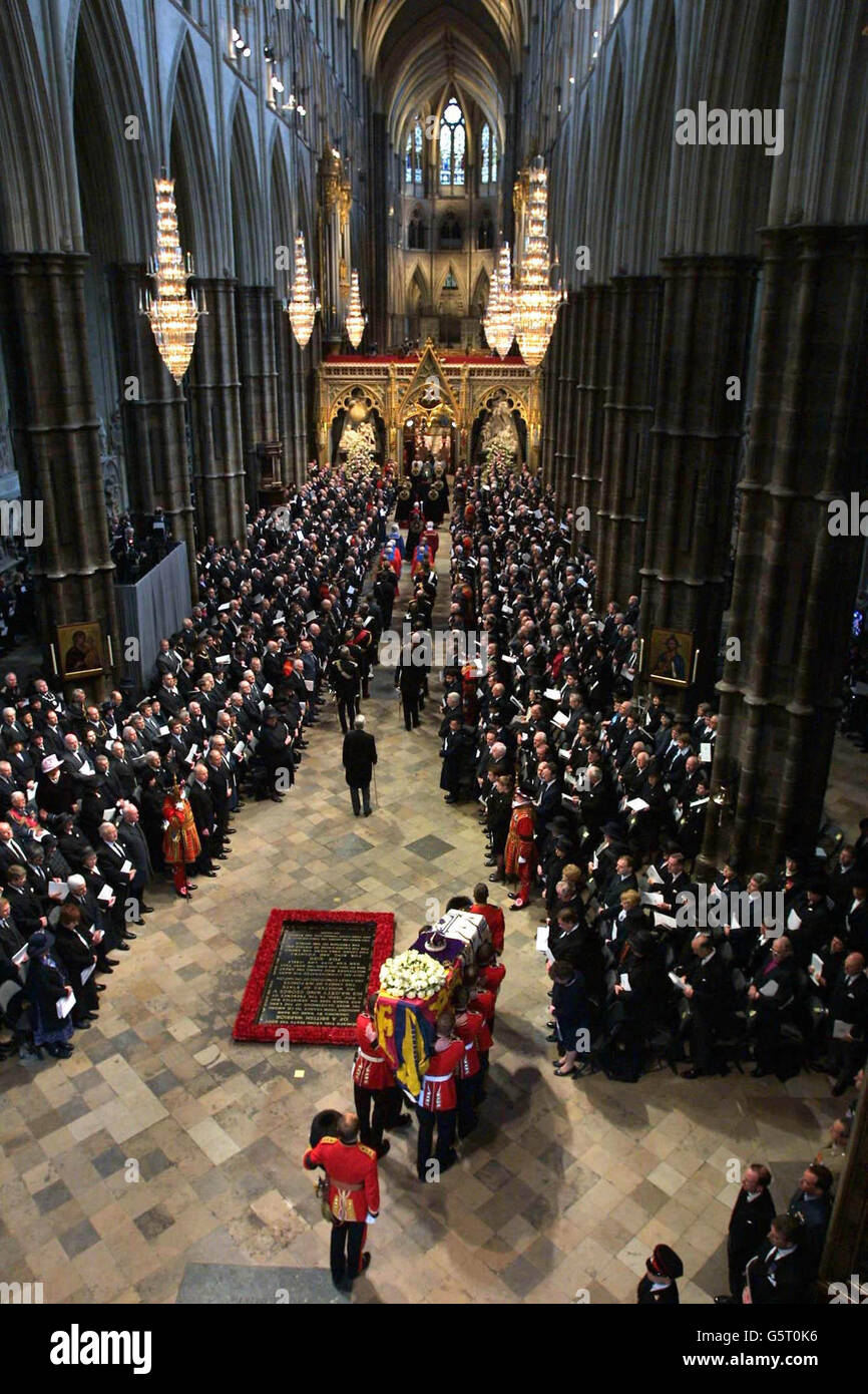 Queen Mother Funeral Stock Photo - Alamy