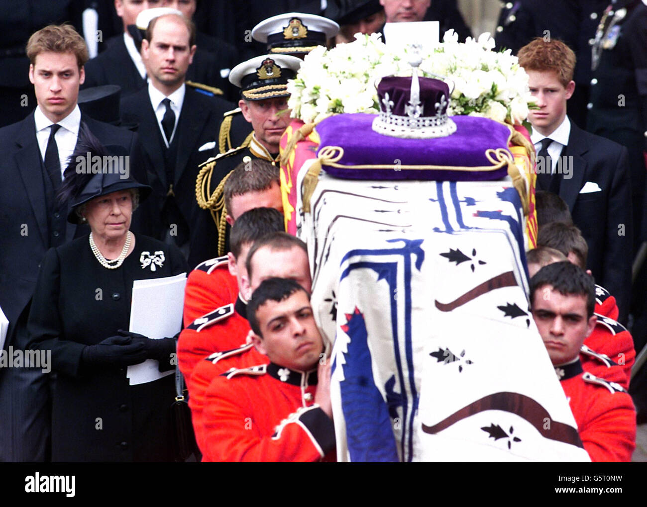 Queen Mother funeral Stock Photo - Alamy