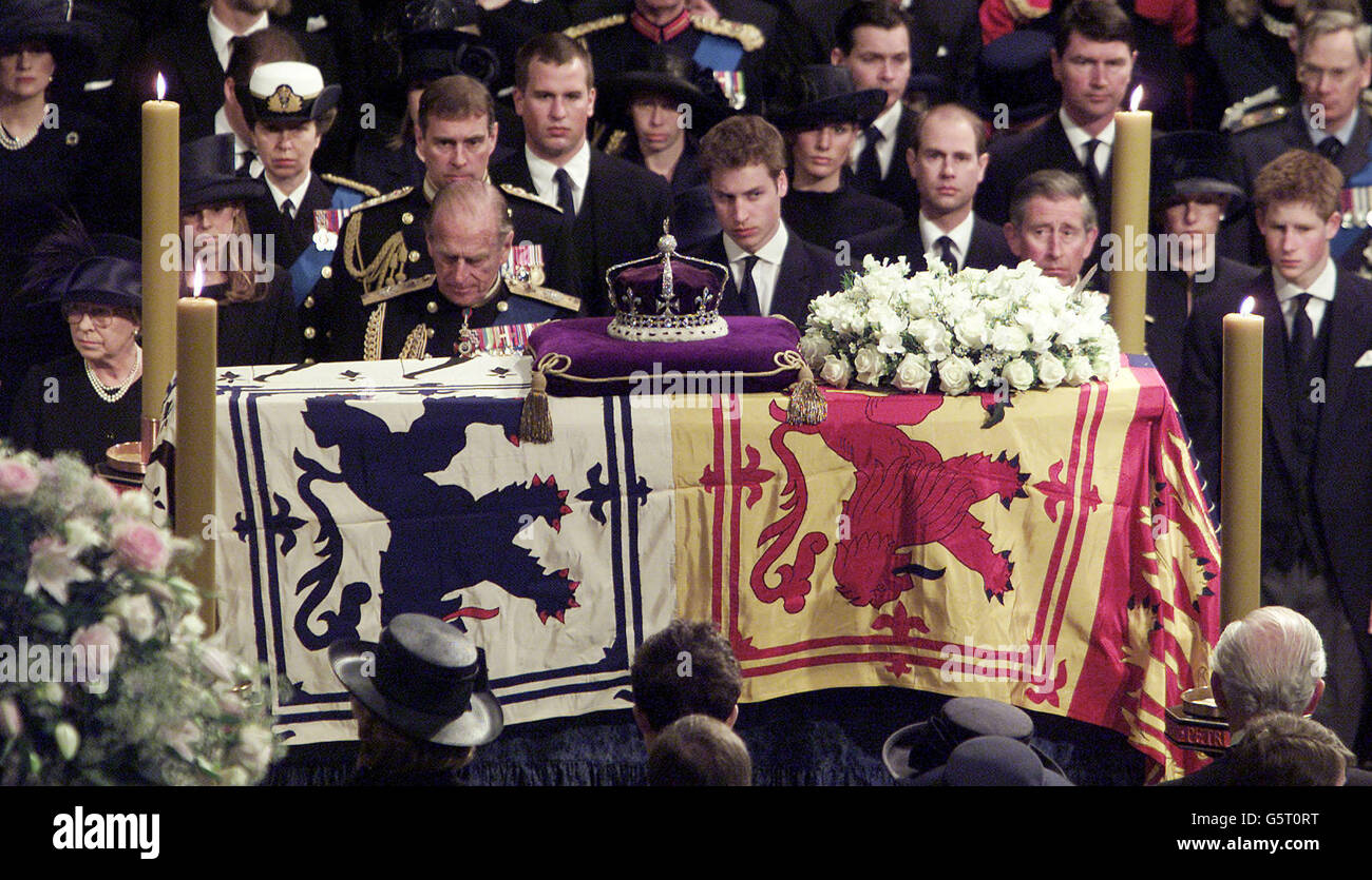 Queen Mother funeral royals Stock Photo - Alamy