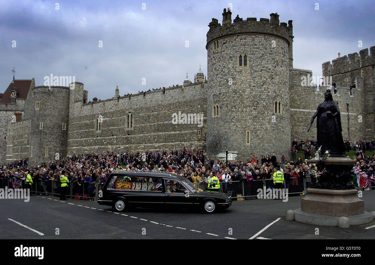 Queen Mother funeral hearse Stock Photo Alamy