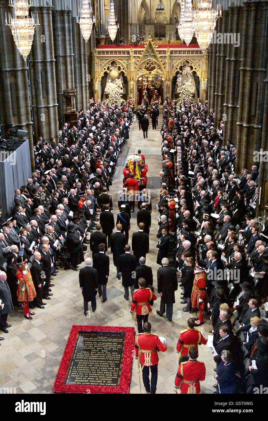 Queen Mother funeral Stock Photo - Alamy