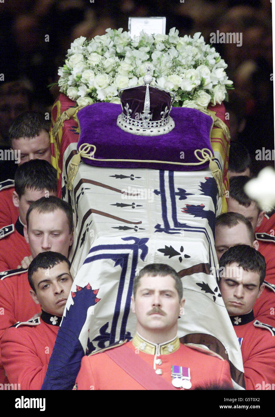 Queen Mother funeral Stock Photo - Alamy