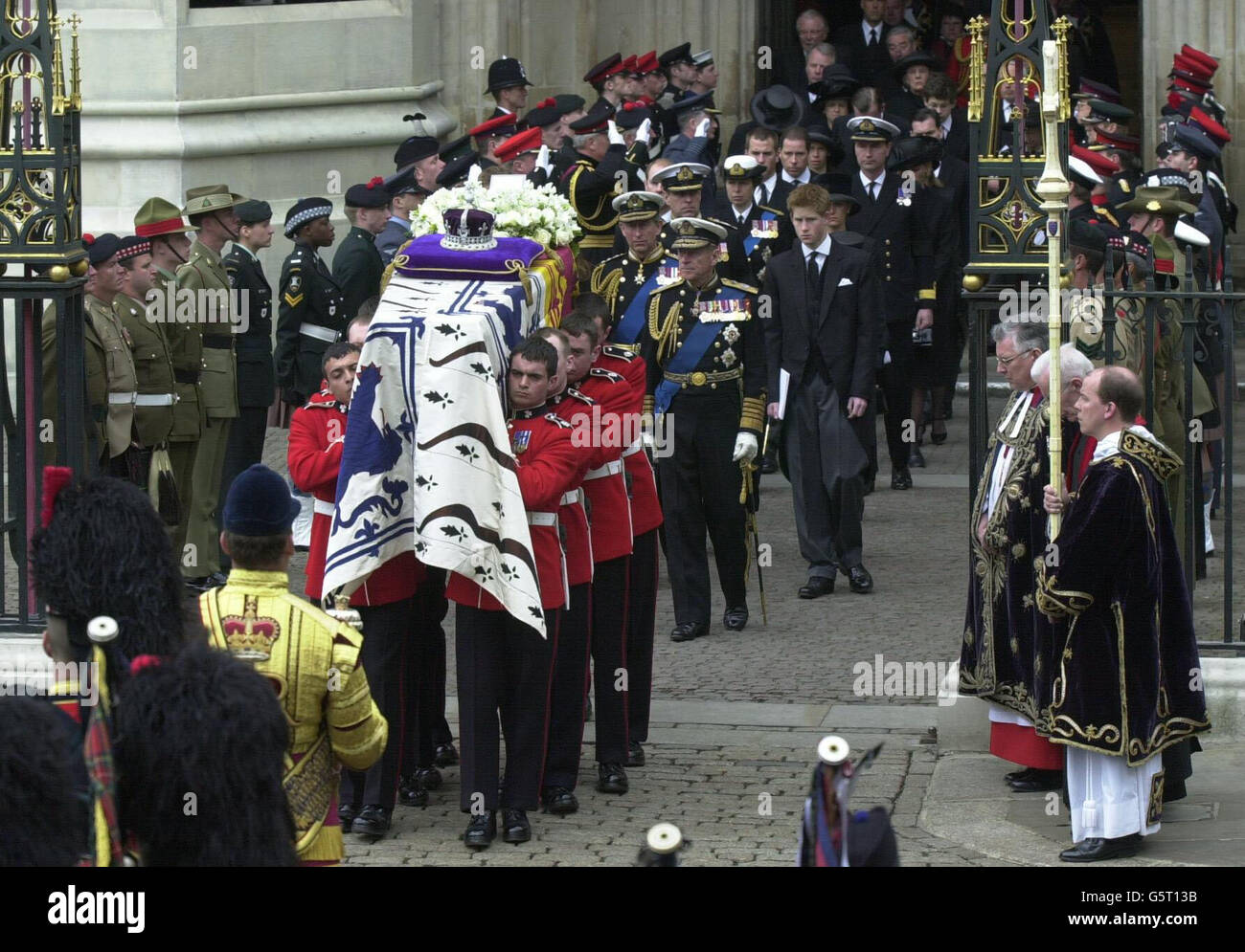 Queen Mother funeral Stock Photo - Alamy