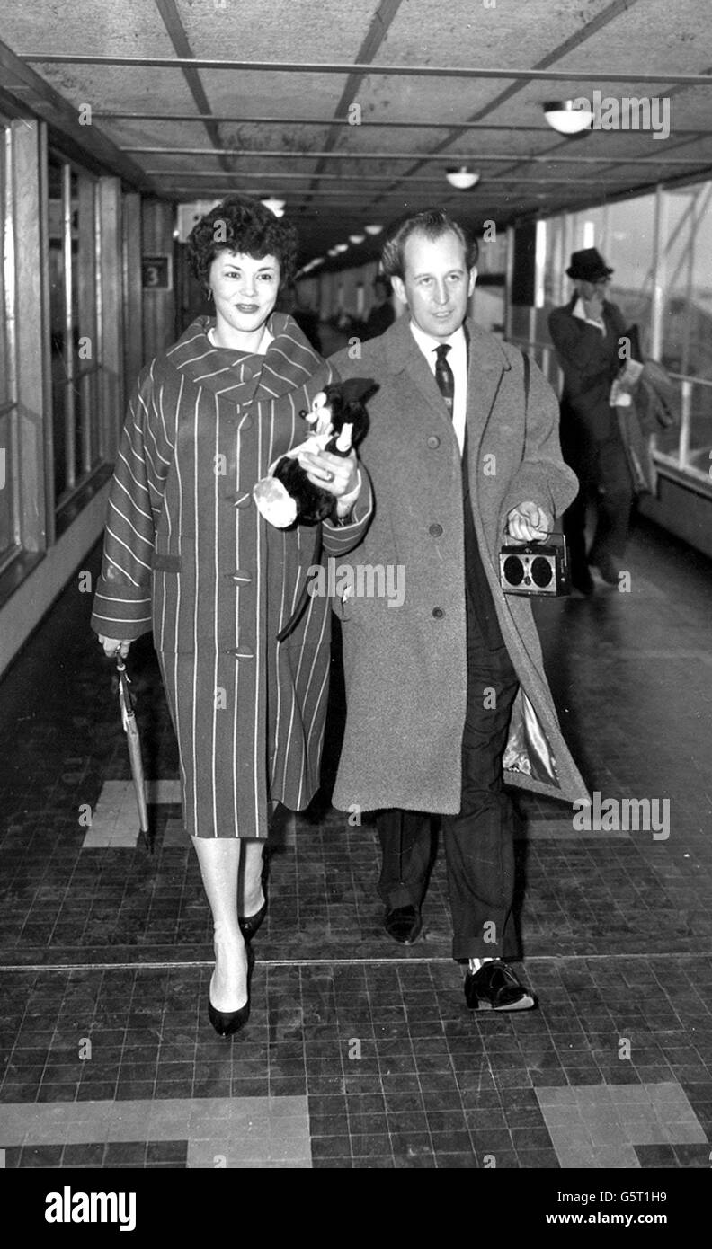 Paul Raymond and his wife Jean at London before they left for Paris Stock  Photo - Alamy