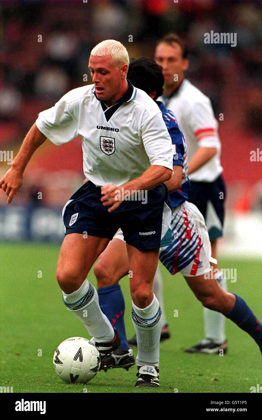 soccer-umbro-cup-england-v-japan-paul-gascoigne-england-stock