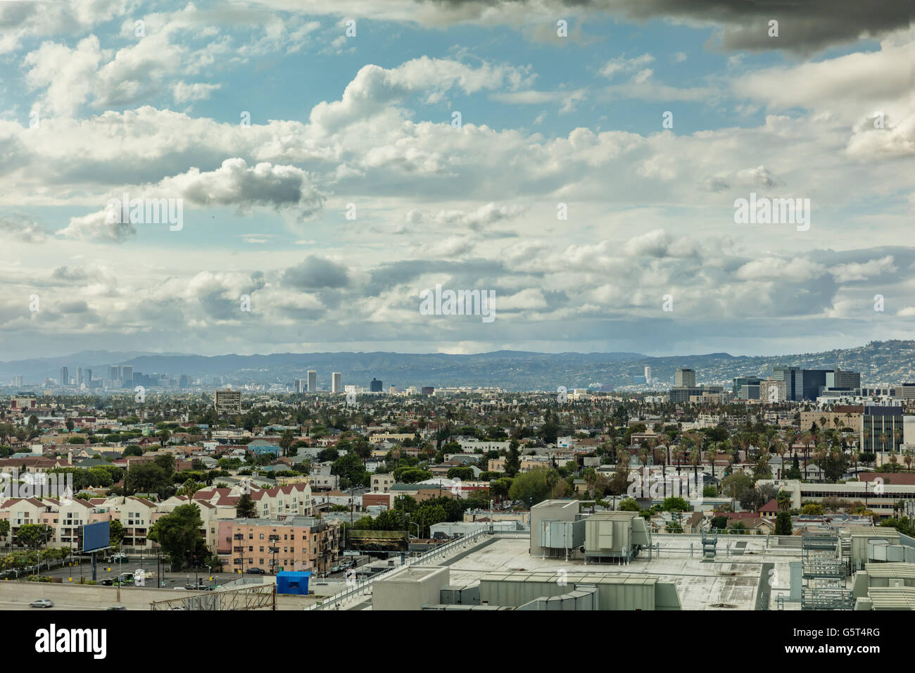 Skyline of Los Angeles downtown with many clouds in the sky Stock Photo ...