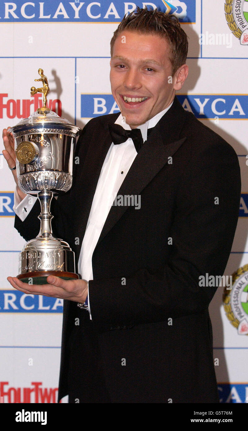 Newcastle's Craig Bellamy with the the PFA (Professional Footballers Association) Young Player of the Year Award during the association's annual dinner at the Meridian Grosvenor House Hotel in London's Park Lane. Stock Photo