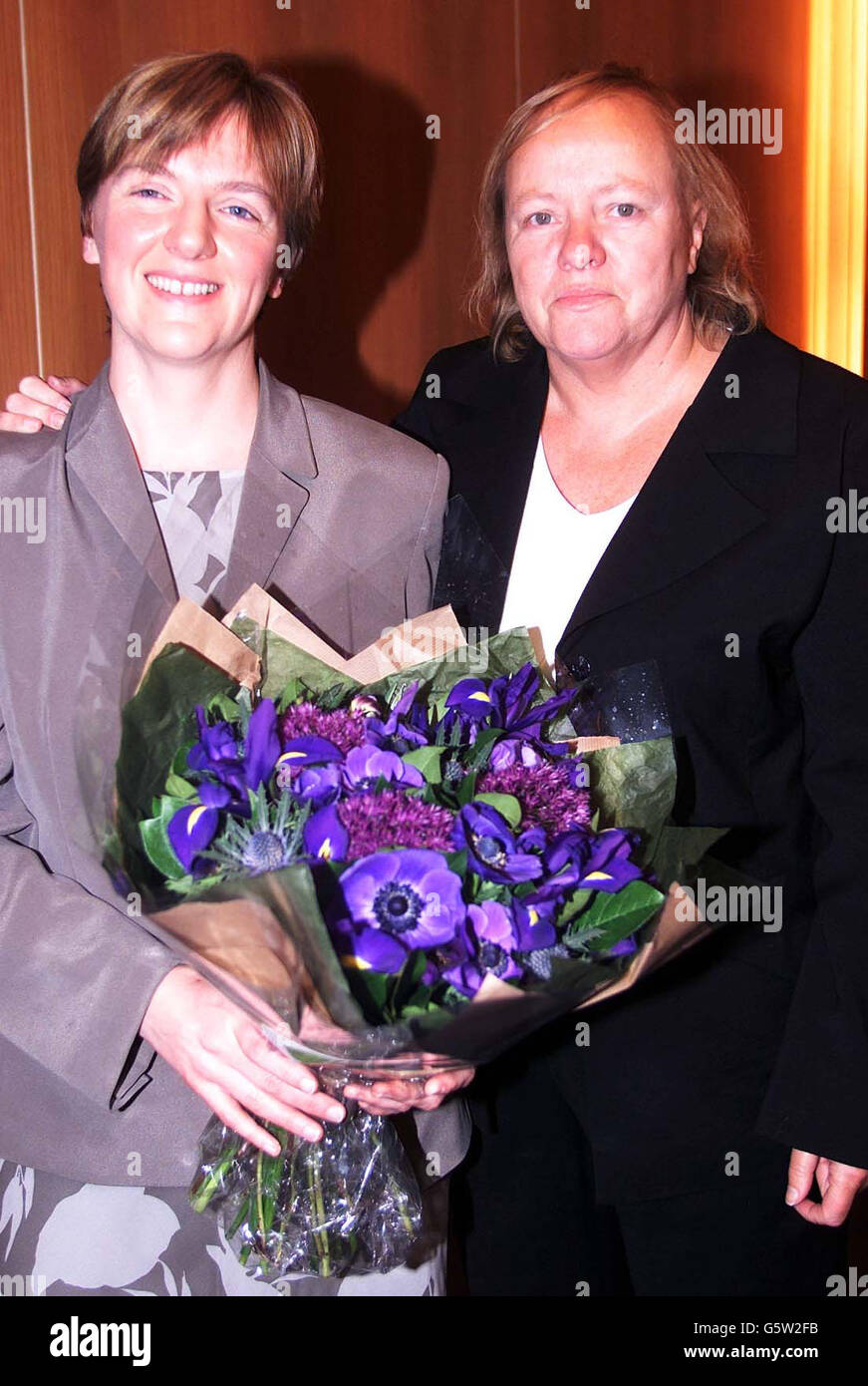 Former Labour MP and Cabinet Minister, Dr Mo Mowlam (right) with the winner of the Britain's European Woman of the Year Award Linda McAvan MEP from Yorkshire at Unilever House, London. During the ceremony the former MP extolled the virtues of joining the Euro. Stock Photo
