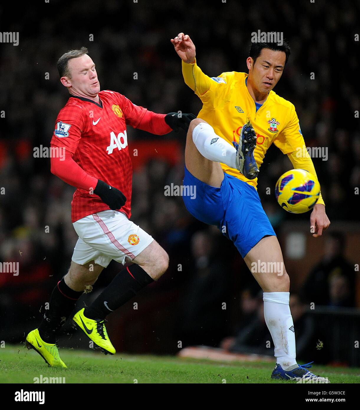 Manchester Uniteds Wayne Rooney Left And Southamptons Maya Yoshida G5w3ce Jpg