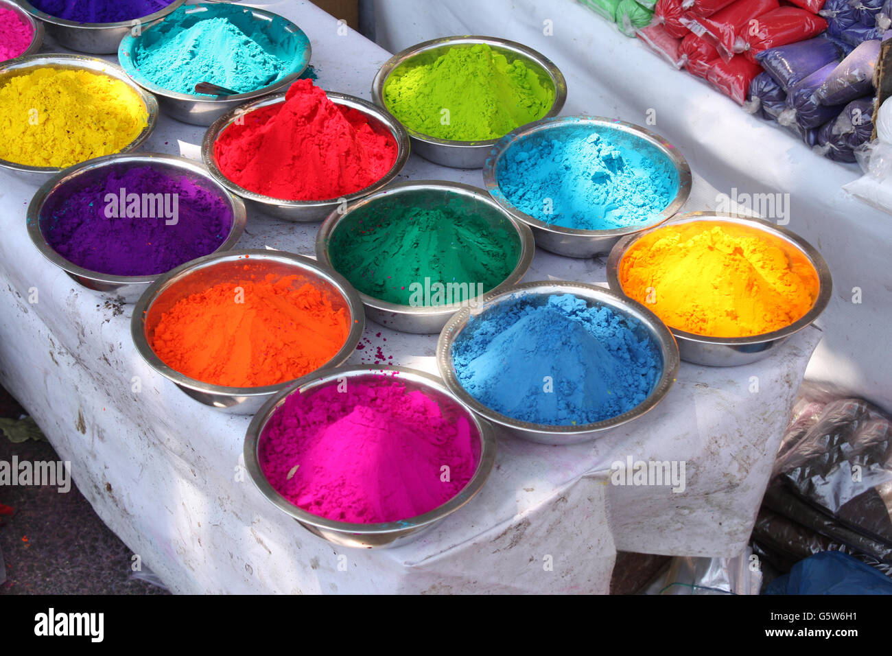 Holi powder shop hi-res stock photography and images - Alamy