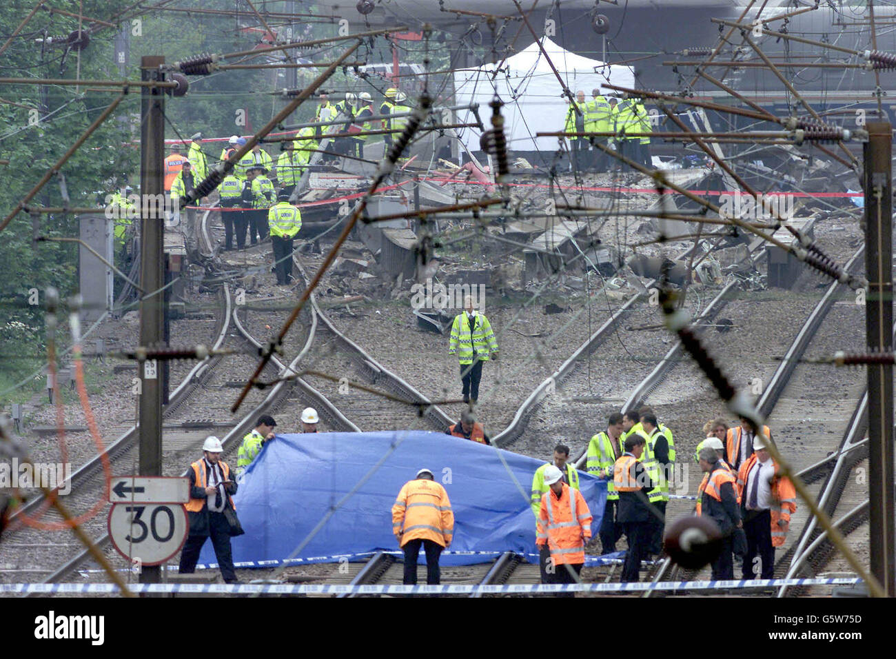 Potters Bar Rail Crash Stock Photo Alamy