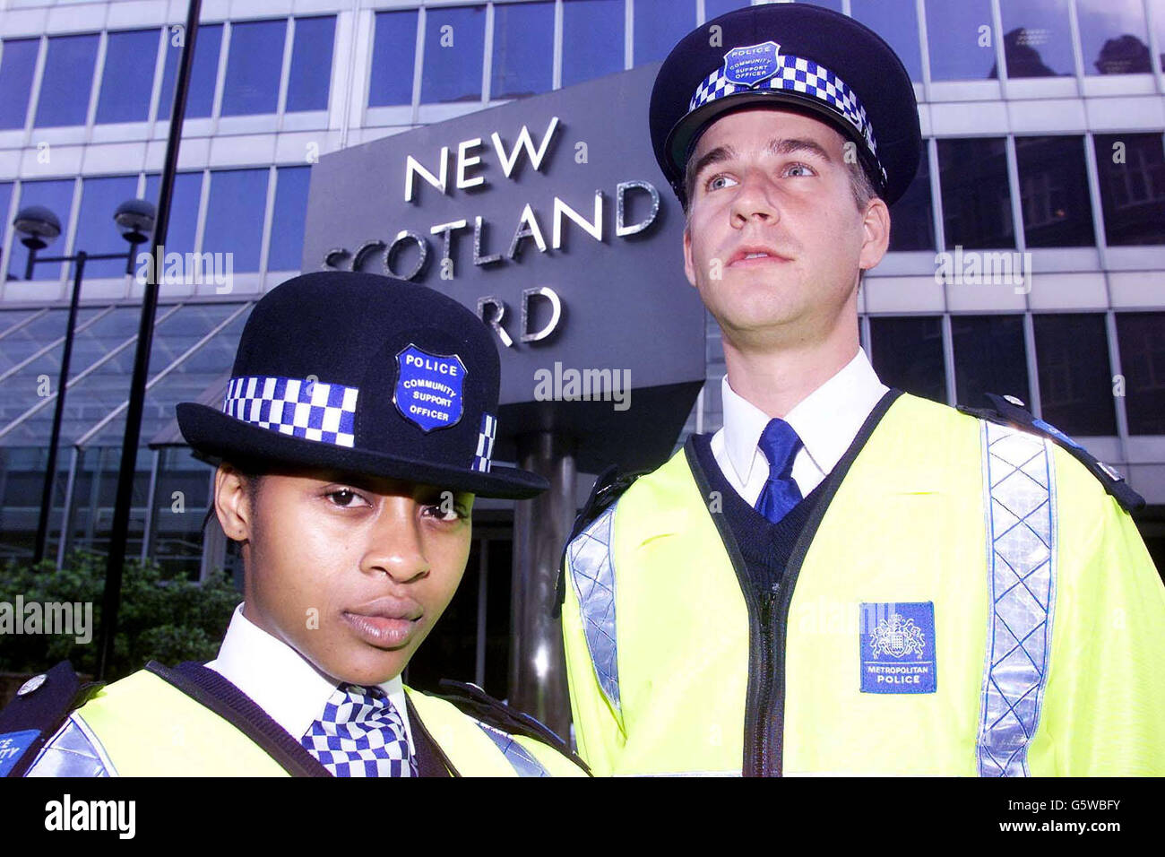 Two community police officers, London. A recruitment drive to urge members of the public to sign up as new police community support officers was being launched. *... Metropolitan Police Commissioner Sir John Stevens will kickstart his force's campaign to get volunteers on board for the new back-up roles.Community support officers have been proposed in Home Secretary David Blunkett's Police Reform Bill. Stock Photo
