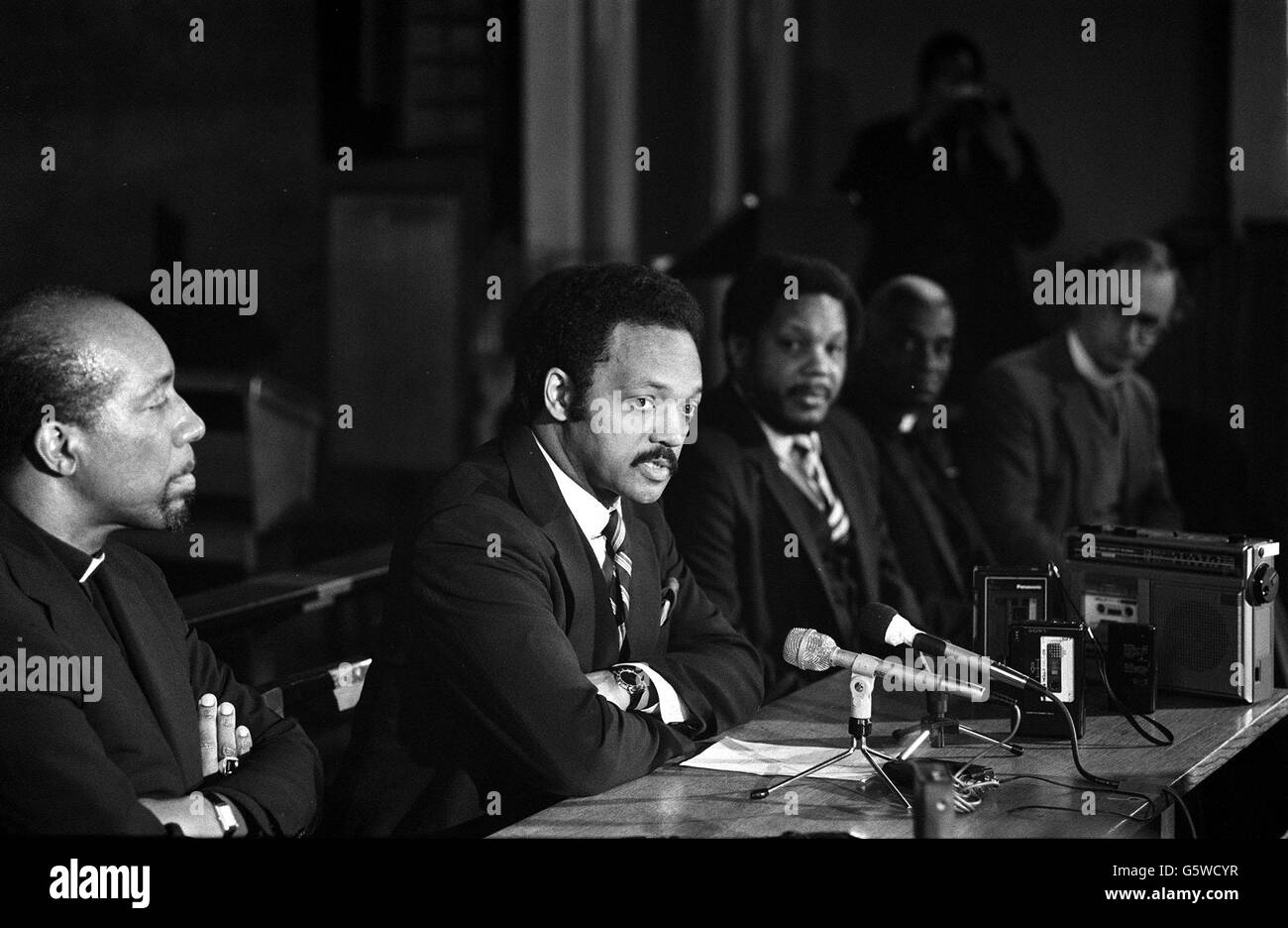 American black civil rights leader and former presidential candidate Rev Jesse Jackson. Whilst in London he met anti-Apartheid demonstrators, preached at a church and discussed Apartheid with the Archbishop of Canterbury. Stock Photo