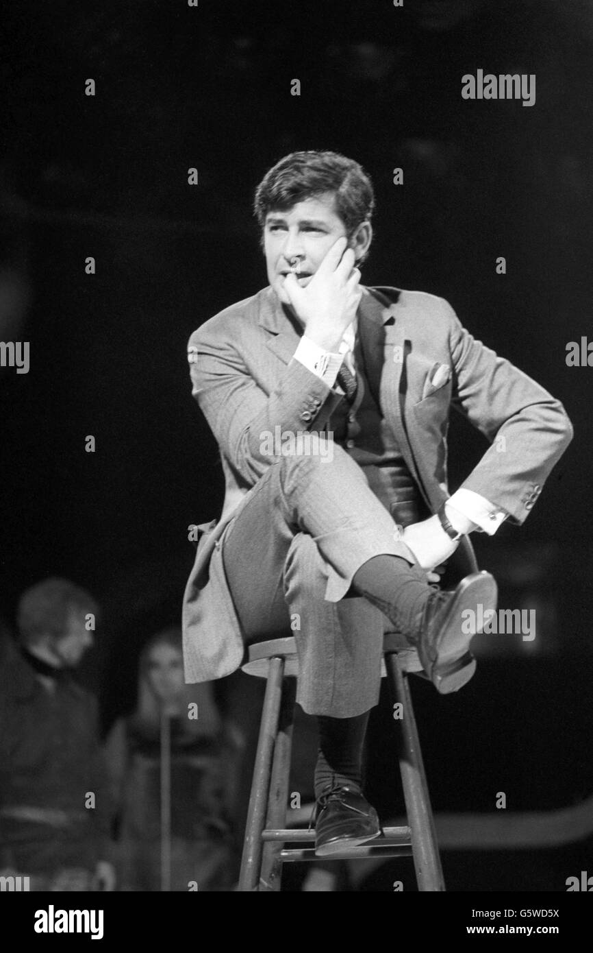 Entertainment Comedian Dave Allen. Comedian and compere Dave Allen on