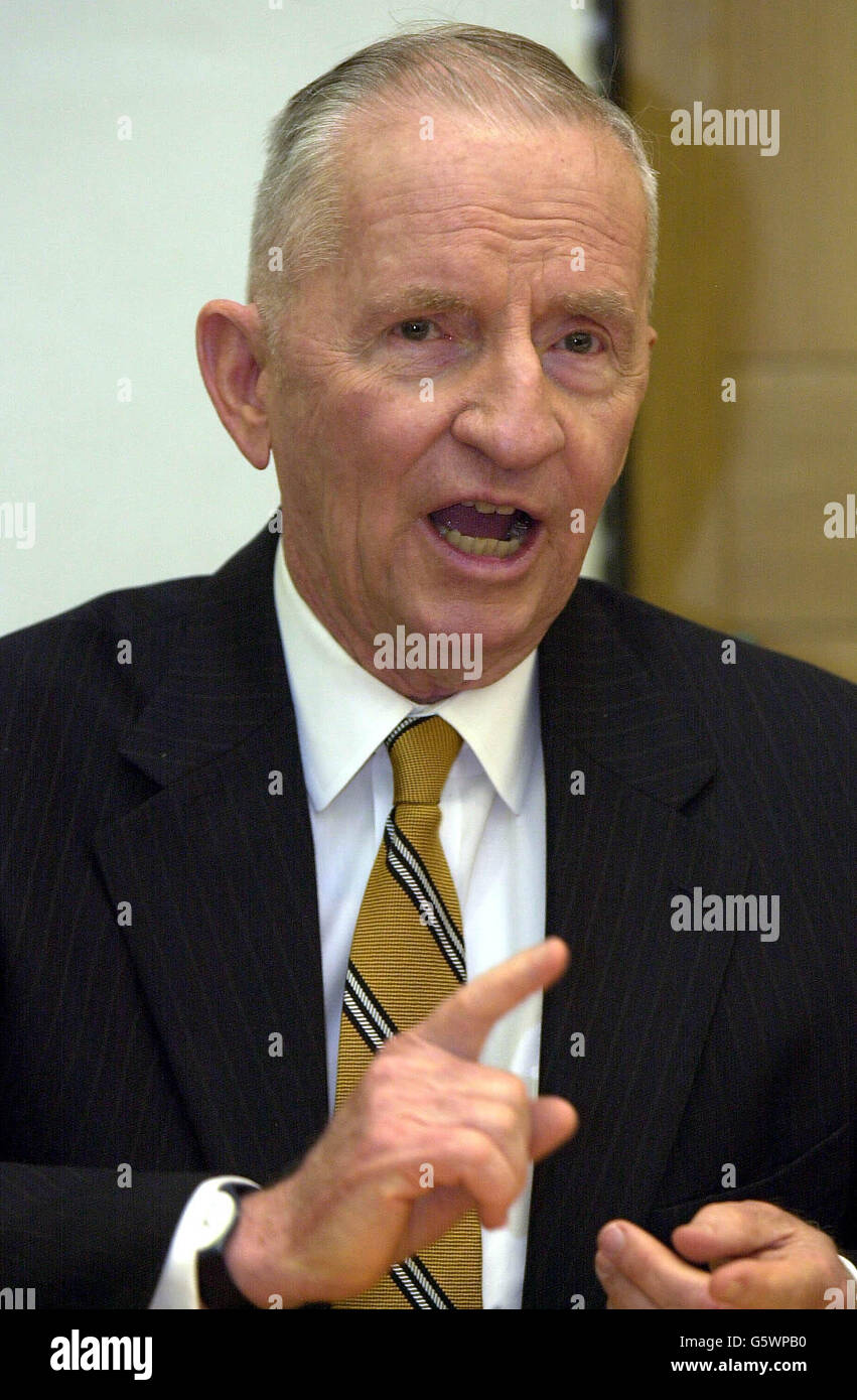 Former US presidential candidate Ross Perot speaks at a hearing hosted by The Royal British Legion and the Inter-Parliamentary Gulf War Group in London. * The hearing is part of a US Congressional Subcommittee investigation into Gulf war-related illnesses among US and coalition forces. Stock Photo