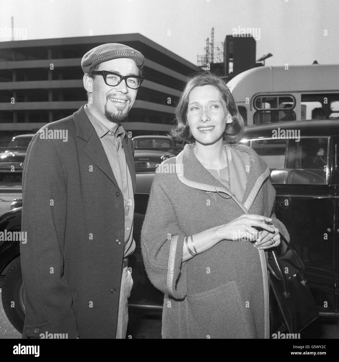Actor Peter O'Toole and his actress wife Sian Phillips at London Airport just before they board an aer Lingus liner for Dublin. The couple are travelling to Ireland so that their child is born an Irish citizen. Stock Photo