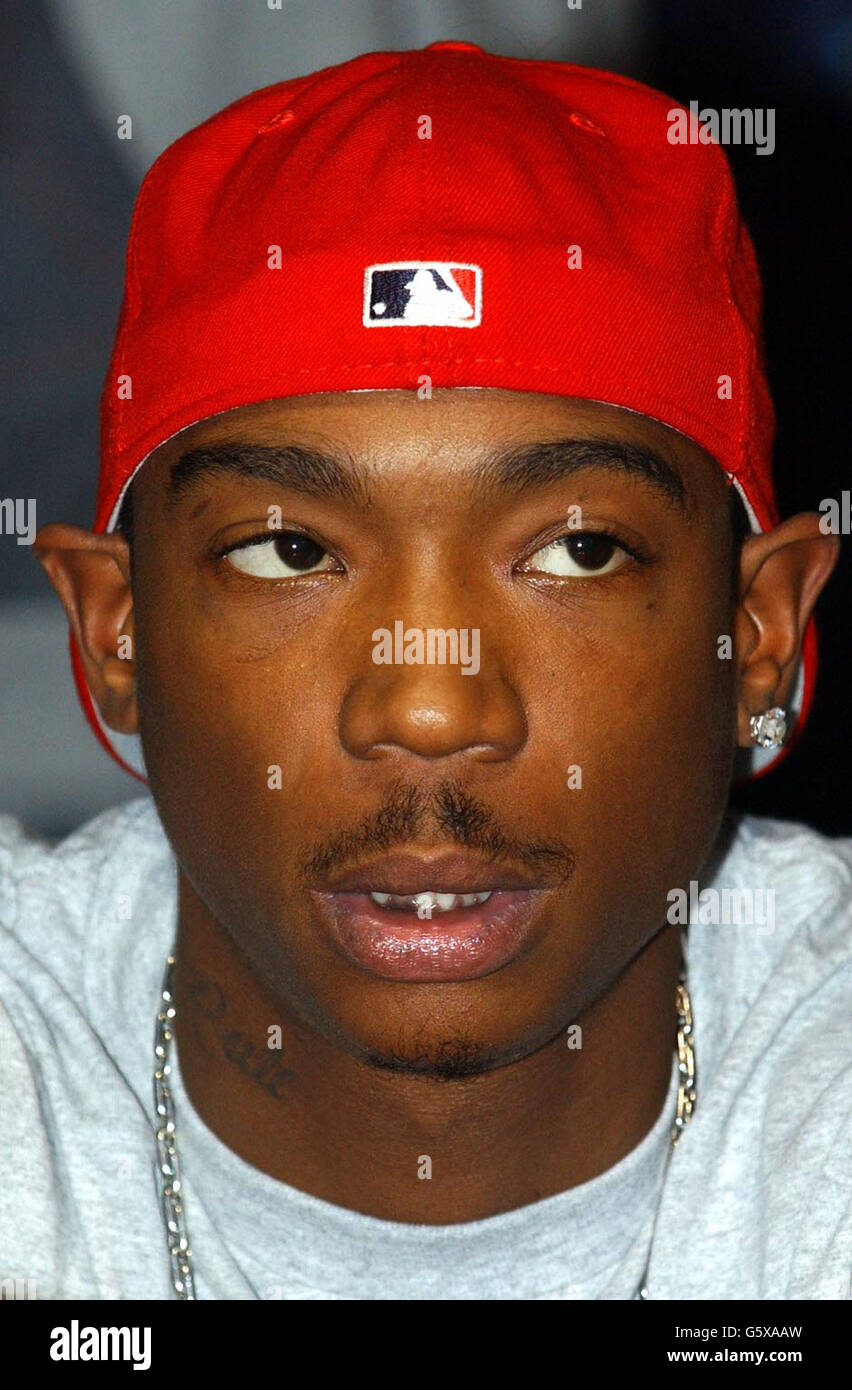 American Rap Star Ja Rule At Virgin Megastore Oxford Street High