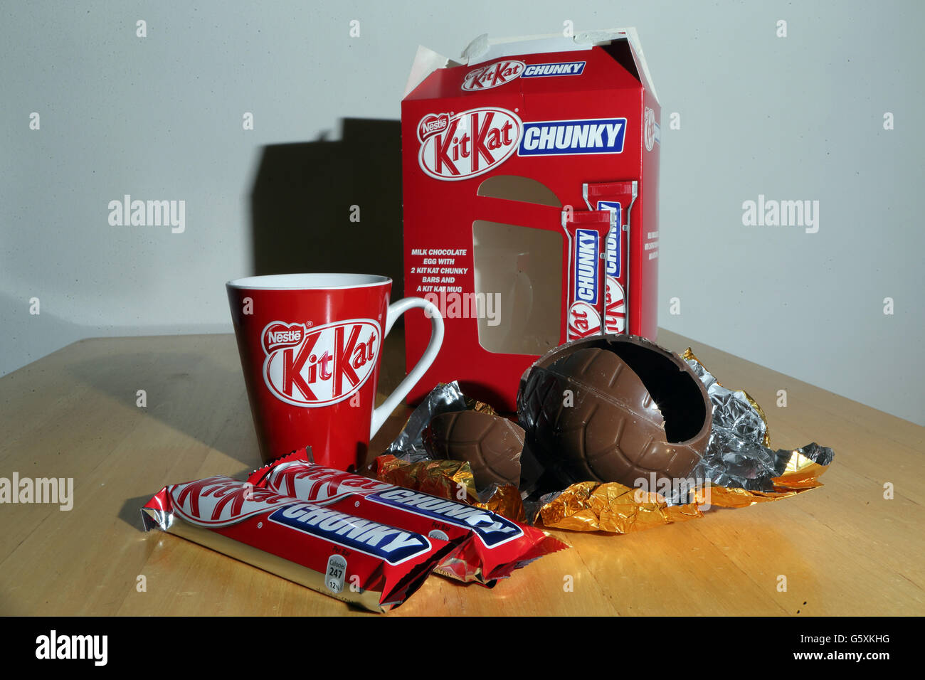 A General Picture of Nestle Kit Kat Easter egg Stock Photo Alamy