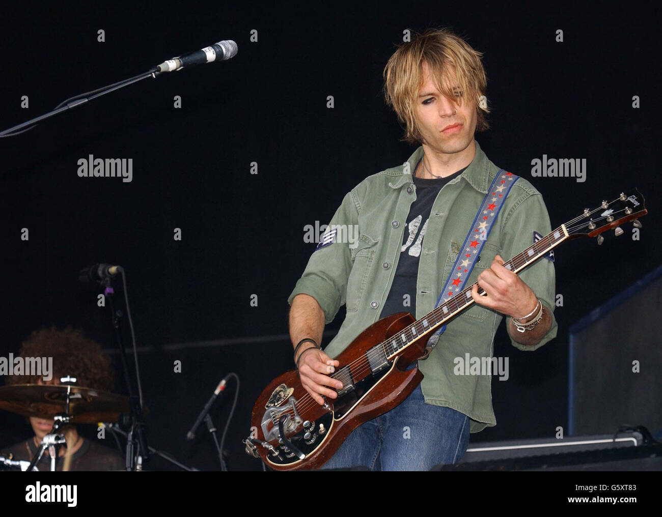 Glastonbury Festival 2002-Dandy warhols Stock Photo - Alamy